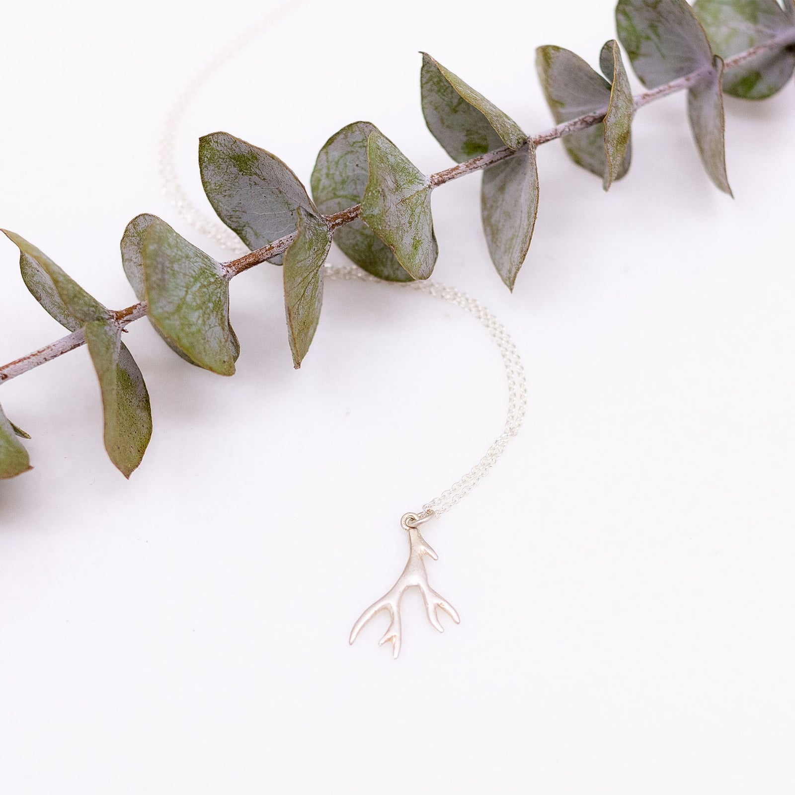 [Needles × Am] Braided Deer Necklace Needles × Am] Braided Deer Necklace